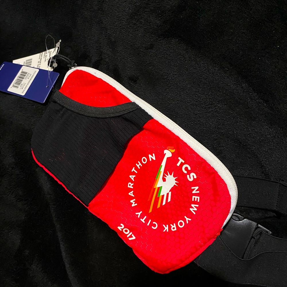 New Balance TCS New York City Marathon 2017 Red Waist Bag (NWT)